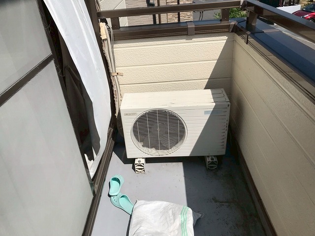 防水工事前のベランダ